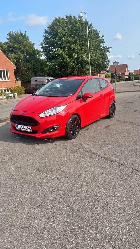 Rød Brugt 2014 Ford Fiesta Sport Hatchback | 50.000 kr. (Lidt for dyr) - Billede 1/4