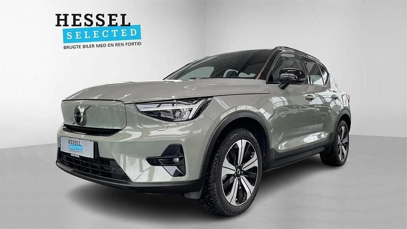 Sage green Brugt 2023 Volvo XC40 Plus SUV | 299.900 kr. (Fair pris) - Billede 1/4