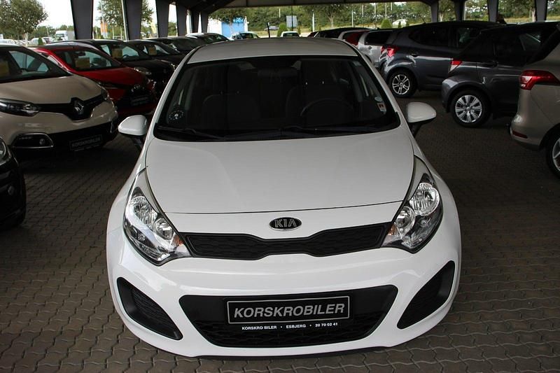 Brugt Kia Rio Style 86 HK (63 kW) 2014 Hvid Hatchback