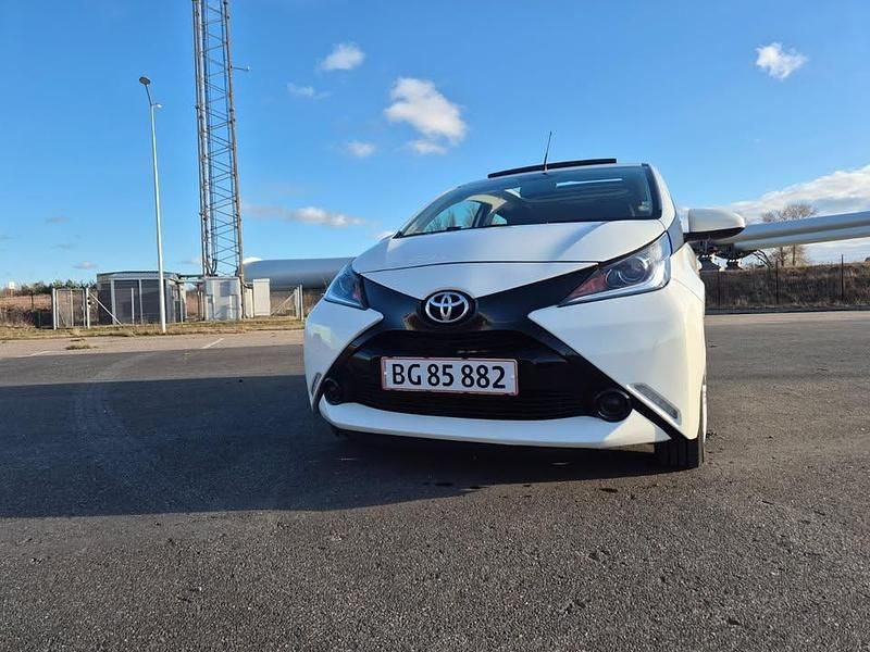 Brugt Toyota Aygo X-wave 69 HK (50 kW) 2016 Hatchback