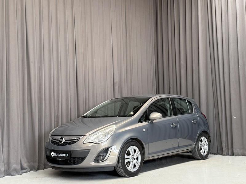 Champagnemetal Brugt 2012 Opel Corsa Cosmo | 17.900 kr. (Fair pris) - Billede 1/4