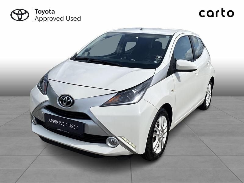 068 white Brugt 2016 Toyota Aygo X-pure Hatchback | 64.900 kr. (Fair pris) - Billede 1/3