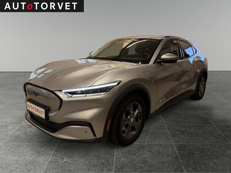 Sølvmetal Brugt 2021 Ford Mustang Mach-E Extended Range SUV | 179.700 kr. (God pris) - Billede 1/4