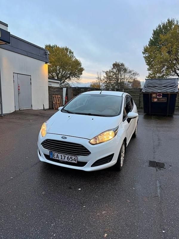 Hvid Brugt 2015 Ford Fiesta Hatchback | 38.500 kr. (God pris) - Billede 1/4