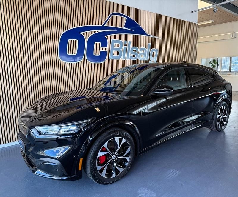 Sort Brugt 2024 Ford Mustang Mach-E Extended Range SUV | 304.900 kr. (Fair pris) - Billede 1/4