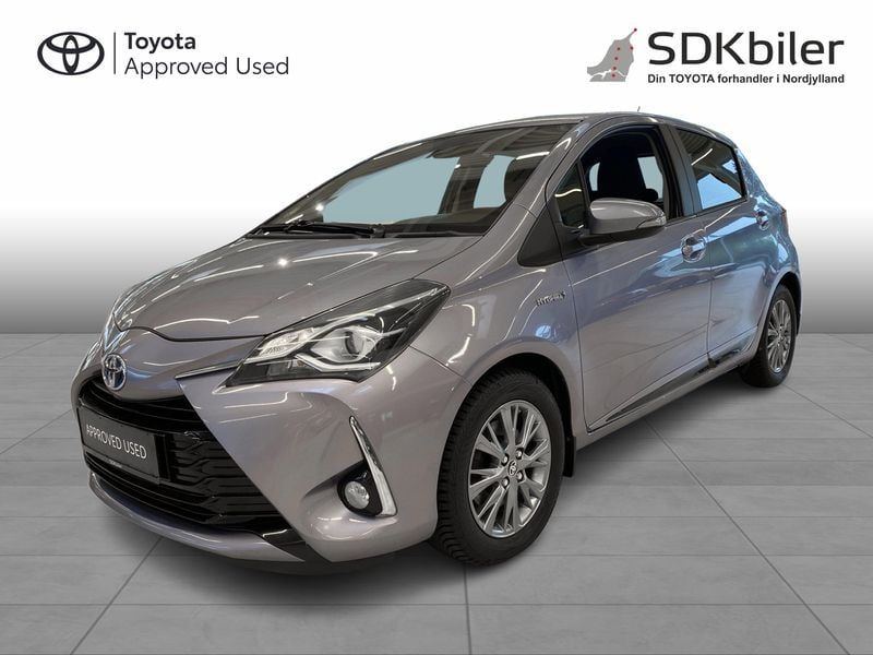 Light blue Brugt 2017 Toyota Yaris Hybrid H2 Hatchback | 104.900 kr. (Fair pris) - Billede 1/4