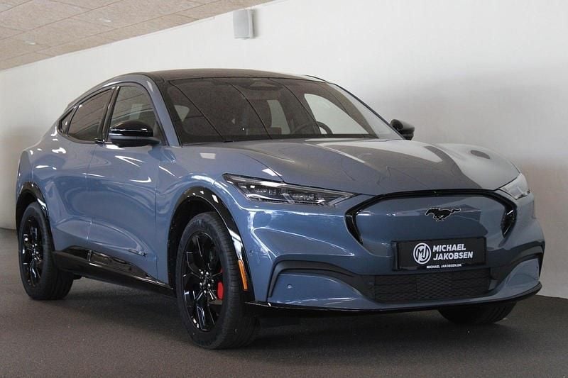 Blåmetal Brugt 2023 Ford Mustang Mach-E Extended Range SUV | 309.900 kr. (Lidt for dyr) - Billede 1/4