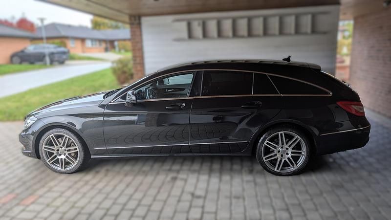 Sortmetal Brugt 2013 Mercedes CLS350 Shooting Brake AMG line Stationcar | 185.000 kr. - Billede 1/7