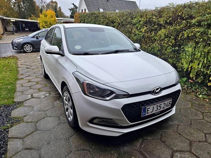 Hvid Brugt 2016 Hyundai i20 Hatchback | 70.000 kr. (Fair pris) - Billede 1/4