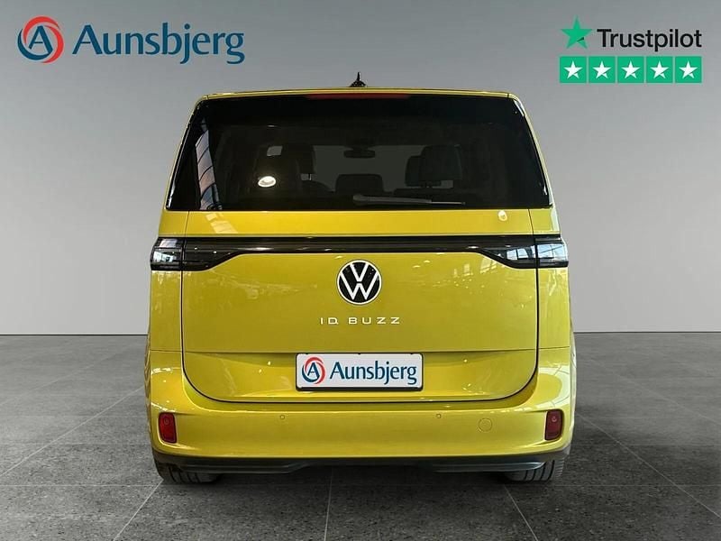 Brugt VW ID. Buzz Life 150 kW (204 HK) 2023 Guld MPV