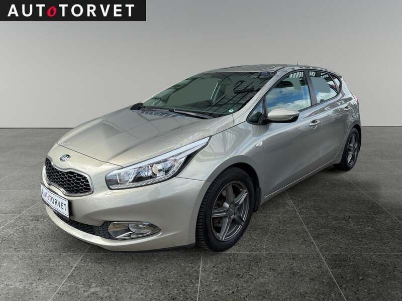 Champagnemetal Brugt 2013 Kia Ceed Hatchback | 44.700 kr. (Fair pris) - Billede 1/4