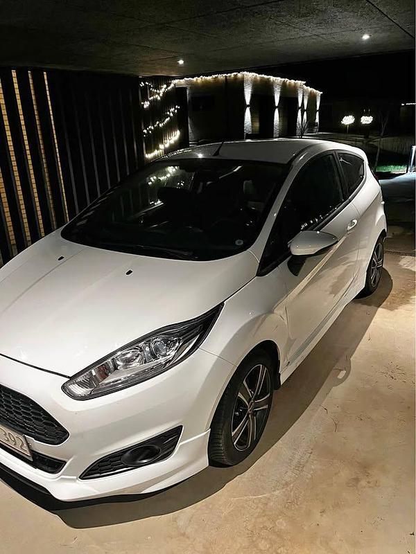 Brugt Ford Fiesta Sport 125 HK (91 kW) 2014 Hvid Hatchback
