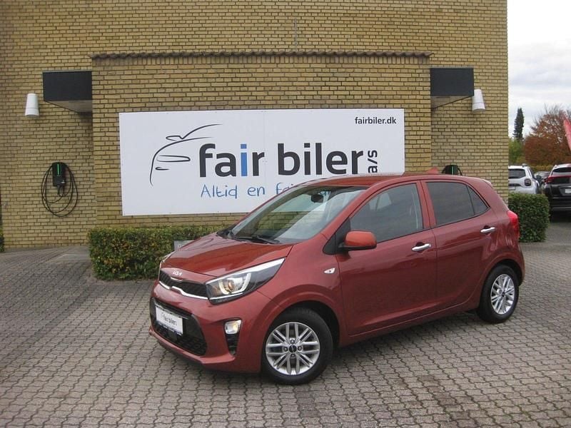 Mørkrødmetal Brugt 2023 Kia Picanto Hatchback | 149.900 kr. (Fair pris) - Billede 1/4