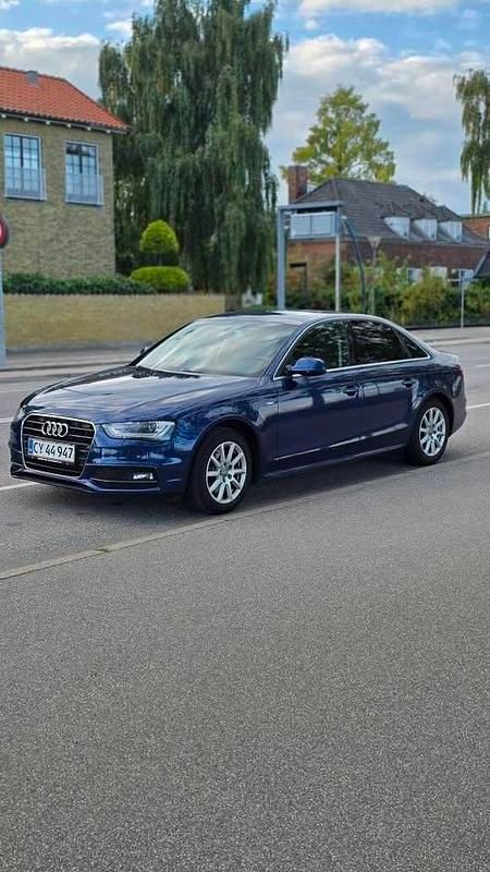 Brugt Audi A4 S-Line 120 HK (88 kW) 2014 Blå Sedan