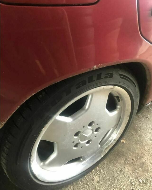 Brugt Mercedes E230 1988 N/a