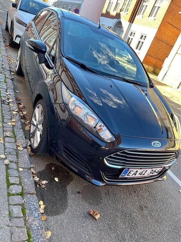 Sort Brugt 2013 Ford Fiesta Hatchback | 60.000 kr. (Lidt for dyr) - Billede 1/4