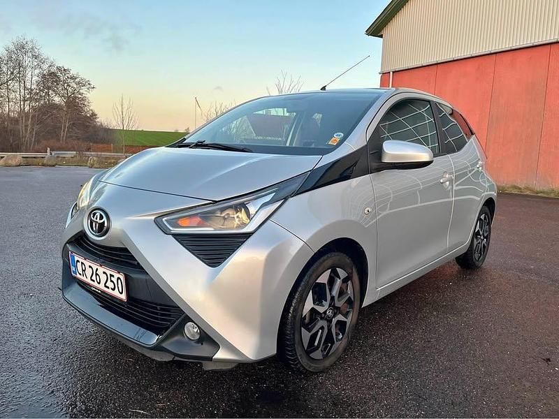 Brugt Toyota Aygo x-press 72 HK (52 kW) 2020 Grå Hatchback