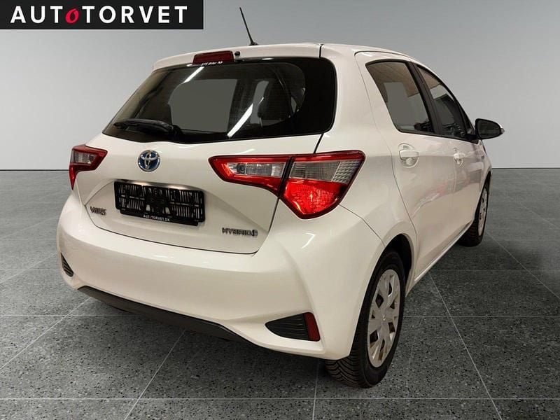 Brugt Toyota Yaris Hybrid H2 100 HK (73 kW) 2017 Hvid Hatchback
