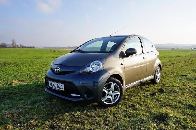 Brugt 2012 Toyota Aygo Hatchback | 25.500 kr. (God pris) - Billede 1/4