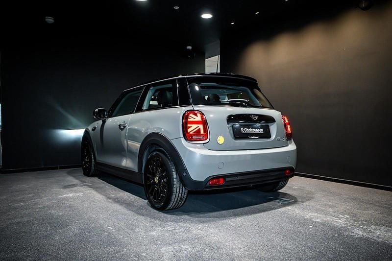 Brugt Mini Cooper SE 135 kW (184 HK) 2022 Farve: grå Hatchback