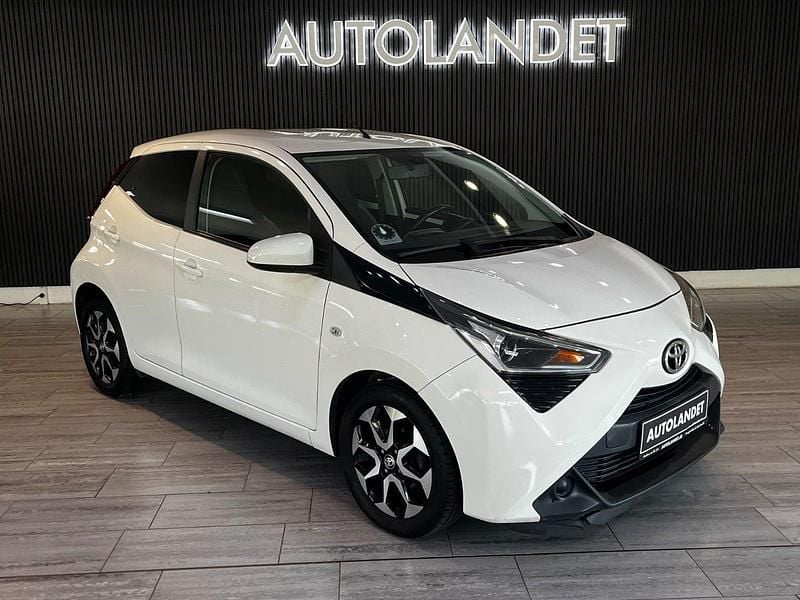 Hvid Brugt 2020 Toyota Aygo x-press Hatchback | 104.800 kr. (God pris) - Billede 1/4