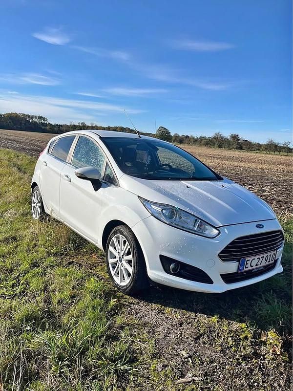 Hvid Brugt 2014 Ford Fiesta Hatchback | 40.000 kr. - Billede 1/4