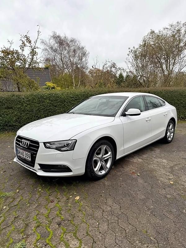 Hvid Brugt 2016 Audi A5 Sportback Comfort Hatchback | 160.000 kr. (Fair pris) - Billede 1/4
