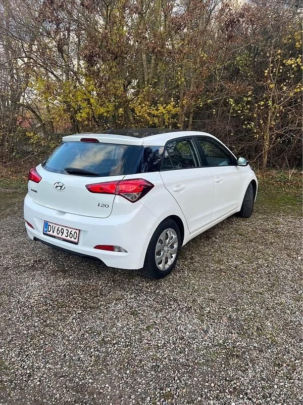 Brugt Hyundai i20 75 HK (55 kW) 2015 Hvid Hatchback
