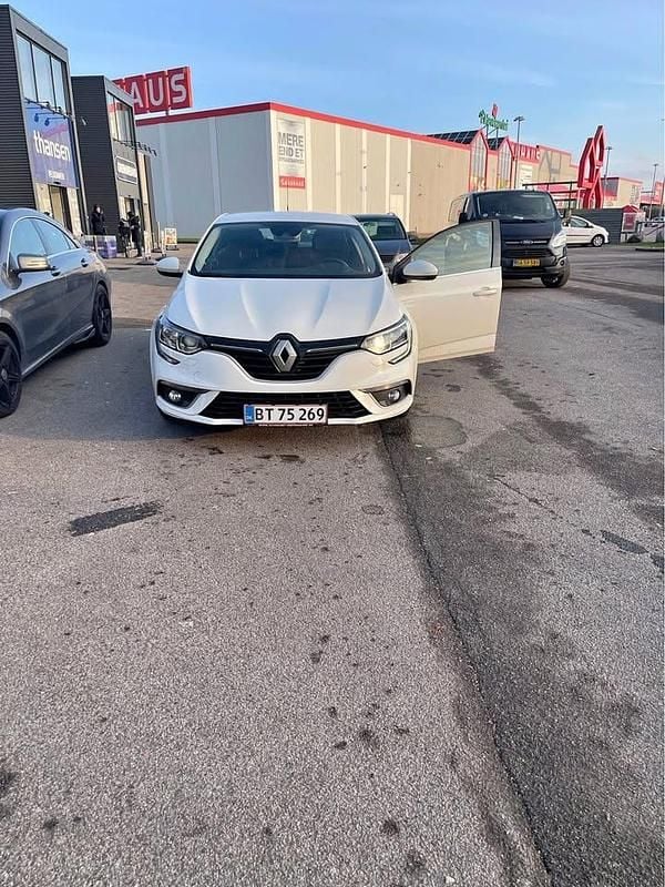 Hvid Brugt 2017 Renault Mégane IV Hatchback | 84.000 kr. (Fair pris) - Billede 1/4