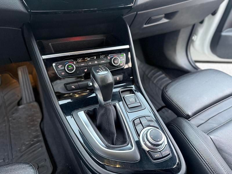 Perlemorshvid Brugt 2015 BMW 218 Gran Tourer Sport Line MPV | 239.000 kr. - Billede 1/7