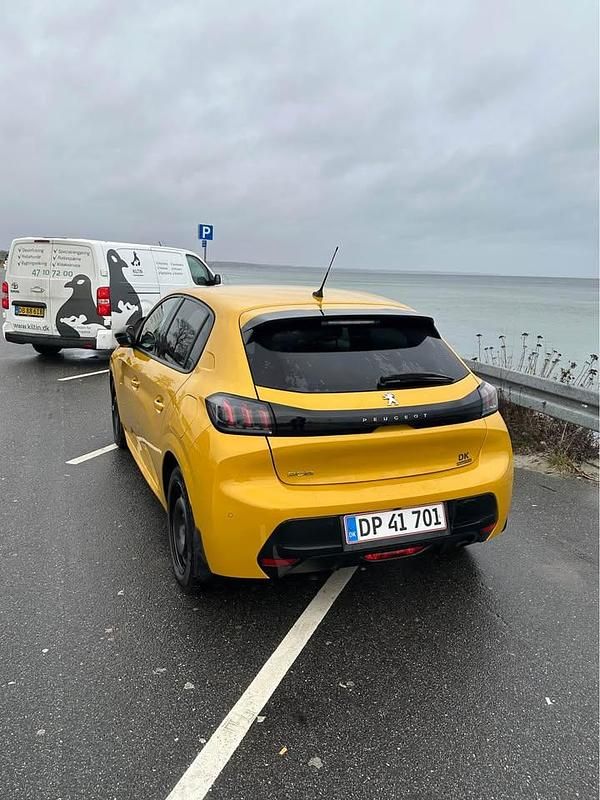 Brugt Peugeot 208 101 HK (74 kW) 2023 Gul Hatchback