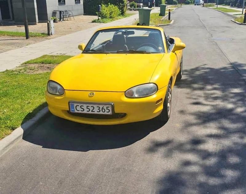Gul Brugt 2000 Mazda MX5 Cabriolet | 62.000 kr. (Super pris) - Billede 1/3