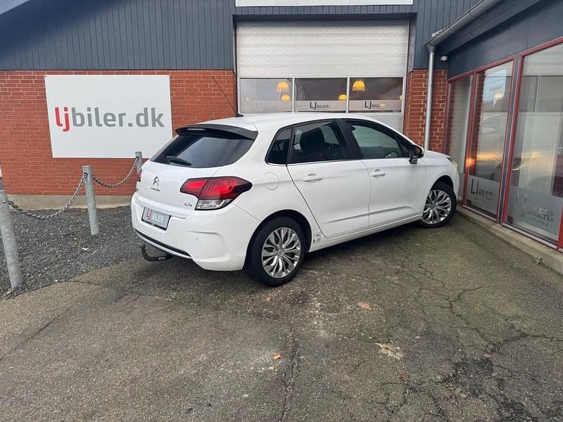 Brugt Citroën C4 Feel 100 HK (73 kW) 2016 Hvid Hatchback