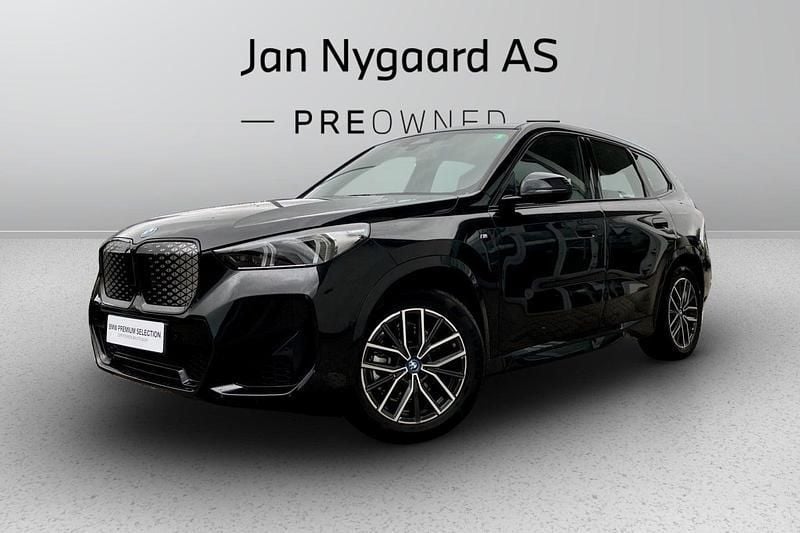 Sortmetal Brugt 2024 BMW iX1 M Sport SUV | 389.900 kr. (Dyr) - Billede 1/4