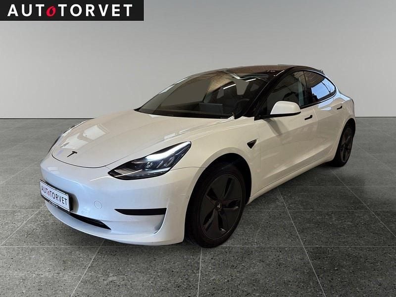 Hvid Brugt 2019 Tesla Model 3 Standard Range Sedan | 124.700 kr. (Fair pris) - Billede 1/4