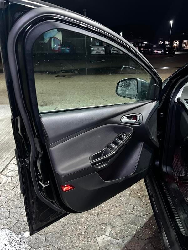 Brugt Ford Focus Business Edition 120 HK (88 kW) 2017 Sort  Stationcar