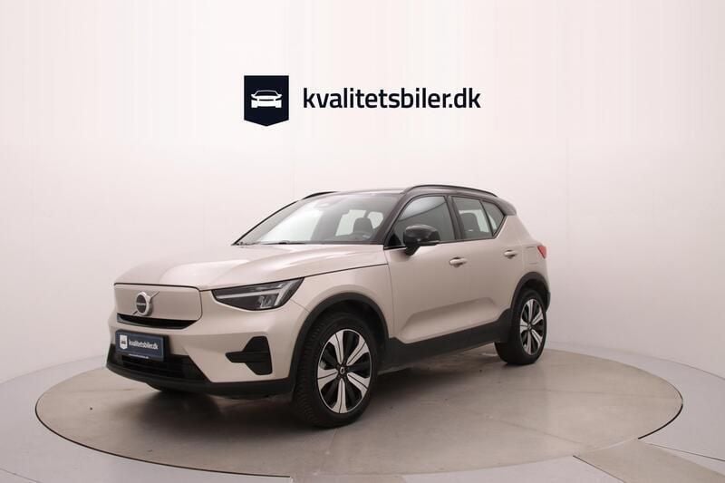 Champagnemetal Brugt 2023 Volvo XC40 Core SUV | 219.900 kr. (Fair pris) - Billede 1/4