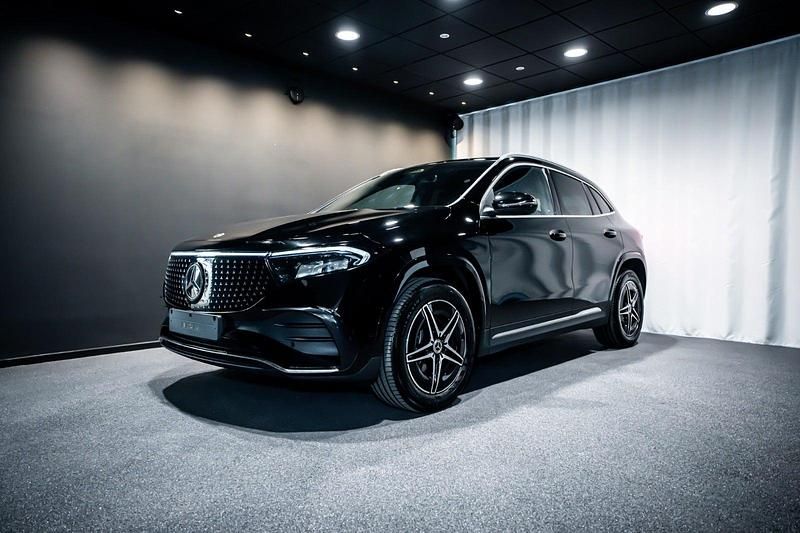 Farve: sort Brugt 2024 Mercedes EQA250+ AMG SUV | 334.900 kr. (Fair pris) - Billede 1/4