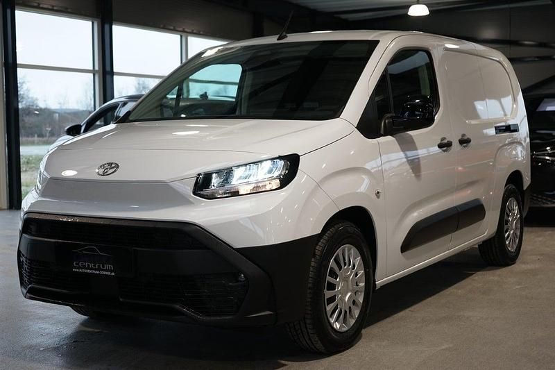 Hvid Ny 2025 Toyota Proace City City MPV | 194.900 kr. (Fair pris) - Billede 1/4