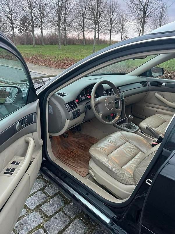 Brugt Audi A6 Comfort 130 HK (95 kW) 2004 Sort Stationcar