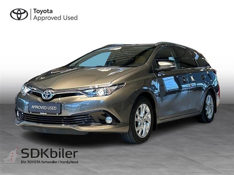 Brugt Toyota Auris Touring Sports Comfort 136 HK (100 kW) 2016 Platinum bronze Stationcar