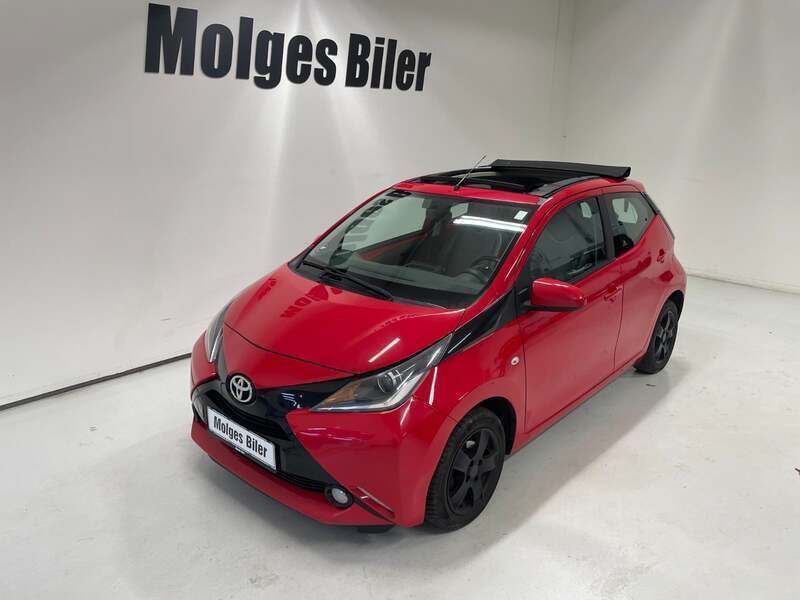 Rødmetal Brugt 2015 Toyota Aygo X-wave Sky Hatchback | 59.900 kr. (Fair pris) - Billede 1/4