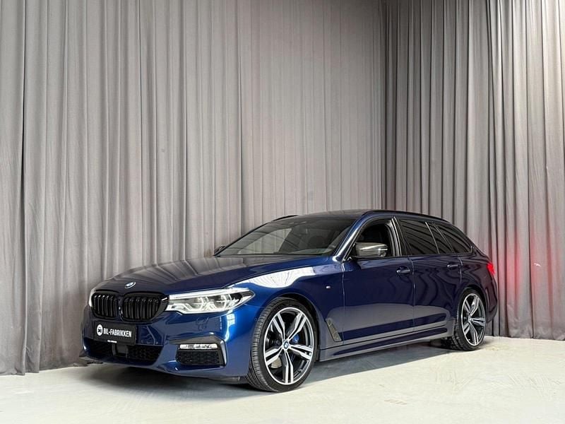 Blåmetal Brugt 2017 BMW 530 M Sport Stationcar | 389.900 kr. - Billede 1/4