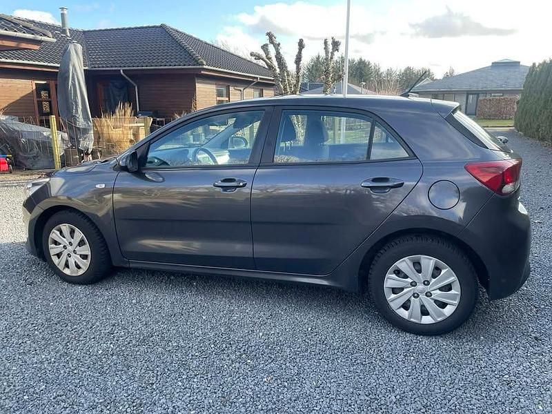 Brugt Kia Rio Advance 99 HK (72 kW) 2017 Grå Hatchback