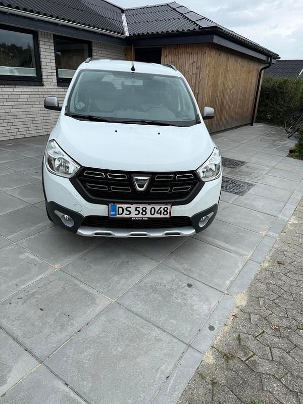 Hvid Brugt 2019 Dacia Lodgy Stepway MPV | 115.000 kr. - Billede 1/2
