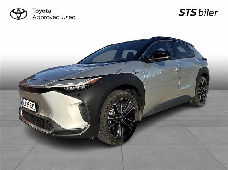 2mr platinum/astral black Brugt 2025 Toyota bZ4X Executive SUV | 314.995 kr. (Super pris) - Billede 1/3