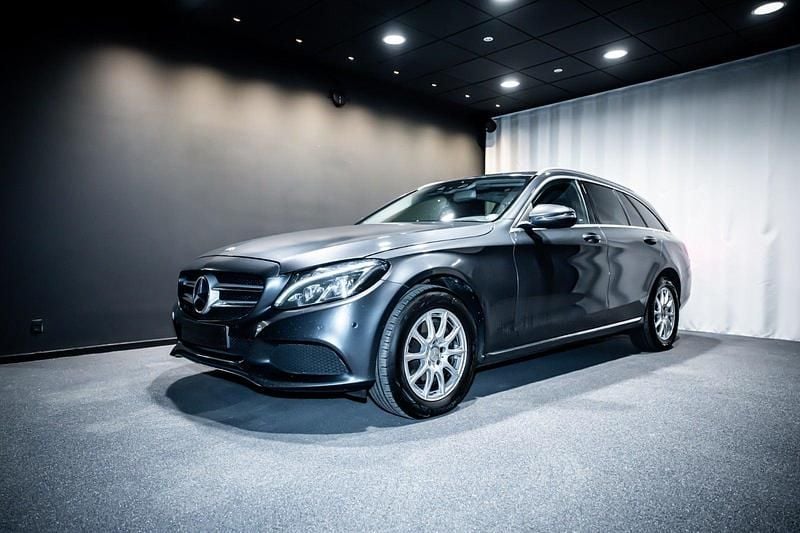 Farve: grå Brugt 2016 Mercedes C220 Avantgarde Stationcar | 159.900 kr. (God pris) - Billede 1/4