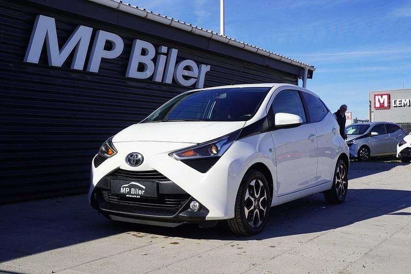Hvid Brugt 2020 Toyota Aygo x-press Hatchback | 119.900 kr. (Fair pris) - Billede 1/4