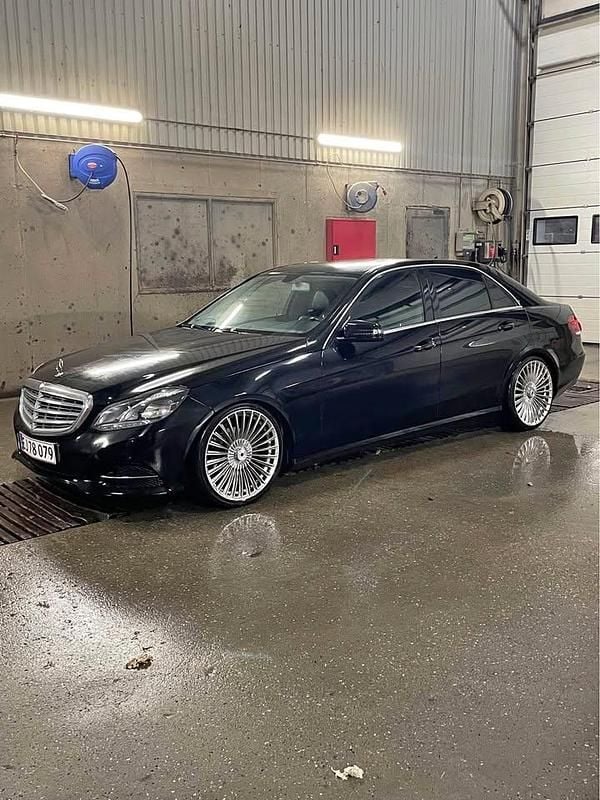 Sort Brugt 2014 Mercedes E200 Sedan | 105.000 kr. (Fair pris) - Billede 1/4