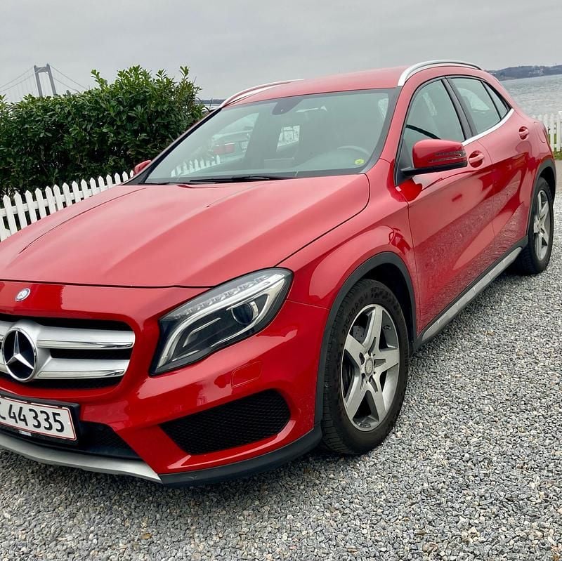 rød Brugt 2014 Mercedes GLA220 AMG line SUV | 120.000 kr. - Billede 1/1
